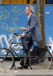 Amsterdam 2 juli 2013
Tom Egbers met een vriendin op terras.
Peter Smulders bv