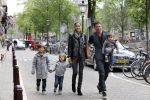 Amsterdam 27 juni 2013
Toriya Vaughan Haoud en haar man Greg Vaughan met hun kinderen op vakantie in Amsterdam.
Peter Smulders bv