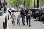 Amsterdam 27 juni 2013
Toriya Vaughan Haoud en haar man Greg Vaughan met hun kinderen op vakantie in Amsterdam.
Peter Smulders bv