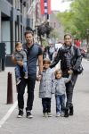 Amsterdam 27 juni 2013
Toriya Vaughan Haoud en haar man Greg Vaughan met hun kinderen op vakantie in Amsterdam.
Peter Smulders bv