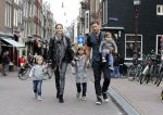 Amsterdam 27 juni 2013
Toriya Vaughan Haoud en haar man Greg Vaughan met hun kinderen op vakantie in Amsterdam.
Peter Smulders bv