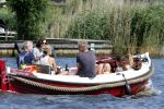 Vreeland 7 juli 2013
Wendy v Dijk en Erland Galjaard aan het varen op de vecht met hun dochter Lizzy Erland zijn dochter en vrienden.
Peter Smulders bv