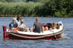 Vreeland 7 juli 2013
Wendy v Dijk en Erland Galjaard aan het varen op de vecht met hun dochter Lizzy Erland zijn dochter en vrienden.
Peter Smulders bv