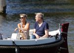Vreeland 7 juli 2013
Wendy v Dijk en Erland Galjaard aan het varen op de vecht met hun dochter Lizzy Erland zijn dochter en vrienden.
Peter Smulders bv