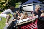 Vreeland 7 juli 2013
Wendy v Dijk en Erland Galjaard aan het varen op de vecht met hun dochter Lizzy Erland zijn dochter en vrienden.
Peter Smulders bv