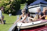 Vreeland 7 juli 2013
Wendy v Dijk en Erland Galjaard aan het varen op de vecht met hun dochter Lizzy Erland zijn dochter en vrienden.
Peter Smulders bv
