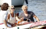 Vreeland 7 juli 2013
Wendy v Dijk en Erland Galjaard aan het varen op de vecht met hun dochter Lizzy Erland zijn dochter en vrienden.
Peter Smulders bv