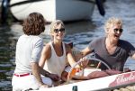 Vreeland 7 juli 2013
Wendy v Dijk en Erland Galjaard aan het varen op de vecht met hun dochter Lizzy Erland zijn dochter en vrienden.
Peter Smulders bv