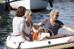 Vreeland 7 juli 2013
Wendy v Dijk en Erland Galjaard aan het varen op de vecht met hun dochter Lizzy Erland zijn dochter en vrienden.
Peter Smulders bv