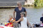 Vreeland 7 juli 2013
Wendy v Dijk en Erland Galjaard aan het varen op de vecht met hun dochter Lizzy Erland zijn dochter en vrienden.
Peter Smulders bv