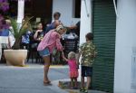 ibiza 12 juli 2013
Wendy v Dijk haar moeder Sem en Lizzy en Erland Galjaard aan het eten bij de italiaan.
Peter Smulders bv