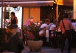 ibiza 12 juli 2013
Wendy v Dijk haar moeder Sem en Lizzy en Erland Galjaard aan het eten bij de italiaan.
Peter Smulders bv