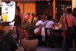 ibiza 12 juli 2013
Wendy v Dijk haar moeder Sem en Lizzy en Erland Galjaard aan het eten bij de italiaan.
Peter Smulders bv