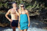 ibiza 17 juli 2013
Wendy Lizzy en Sem v Dijk en Erland Galjaard met zijn dochter Elena op het strand van Salinas. Ook de moeder van de Wendy was gezellig mee.
Peter Smulders bv