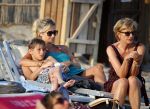 ibiza 17 juli 2013
Wendy Lizzy en Sem v Dijk en Erland Galjaard met zijn dochter Elena op het strand van Salinas. Ook de moeder van de Wendy was gezellig mee.
Peter Smulders bv
