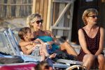 ibiza 17 juli 2013
Wendy Lizzy en Sem v Dijk en Erland Galjaard met zijn dochter Elena op het strand van Salinas. Ook de moeder van de Wendy was gezellig mee.
Peter Smulders bv