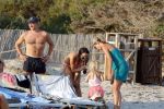 ibiza 17 juli 2013
Wendy Lizzy en Sem v Dijk en Erland Galjaard met zijn dochter Elena op het strand van Salinas. Ook de moeder van de Wendy was gezellig mee.
Peter Smulders bv