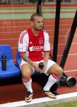 Amsterdam 3 juli 2013
Sjaak Swart 75 jaar . Hij viert dat met een wedstrijd met oud ajax spelers in het Olympisch stadion. Wesley Sneijder met Yolanthe haar naam op zijn schoenen
Peter Smulders bv