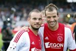 Amsterdam 3 juli 2013
Sjaak Swart 75 jaar . Hij viert dat met een wedstrijd met oud ajax spelers in het Olympisch stadion. Rafael v d Vaart en Wesley Sneijder
Peter Smulders bv