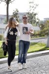 istanbul 22 mei 2013
Wesley Sneijder en zijn vrouw Yolanthe Sneijder Cabau met hun hond voor hun huis in Istanbul
Peter Smulders bv