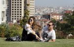 istanbul 22 mei 2013
Wesley Sneijder en zijn vrouw Yolanthe Sneijder Cabau met hun hond voor hun huis in Istanbul
Peter Smulders bv