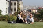 istanbul 22 mei 2013
Wesley Sneijder en zijn vrouw Yolanthe Sneijder Cabau met hun hond voor hun huis in Istanbul
Peter Smulders bv