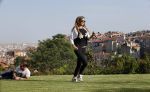 istanbul 22 mei 2013
Wesley Sneijder en zijn vrouw Yolanthe Sneijder Cabau met hun hond voor hun huis in Istanbul
Peter Smulders bv