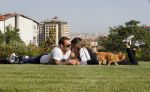 istanbul 22 mei 2013
Wesley Sneijder en zijn vrouw Yolanthe Sneijder Cabau met hun hond voor hun huis in Istanbul
Peter Smulders bv