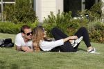 istanbul 22 mei 2013
Wesley Sneijder en zijn vrouw Yolanthe Sneijder Cabau met hun hond voor hun huis in Istanbul
Peter Smulders bv