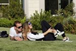 istanbul 22 mei 2013
Wesley Sneijder en zijn vrouw Yolanthe Sneijder Cabau met hun hond voor hun huis in Istanbul
Peter Smulders bv