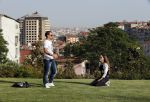 istanbul 22 mei 2013
Wesley Sneijder en zijn vrouw Yolanthe Sneijder Cabau met hun hond voor hun huis in Istanbul
Peter Smulders bv