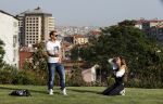 istanbul 22 mei 2013
Wesley Sneijder en zijn vrouw Yolanthe Sneijder Cabau met hun hond voor hun huis in Istanbul
Peter Smulders bv
