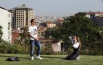 istanbul 22 mei 2013
Wesley Sneijder en zijn vrouw Yolanthe Sneijder Cabau met hun hond voor hun huis in Istanbul
Peter Smulders bv