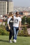 istanbul 22 mei 2013
Wesley Sneijder en zijn vrouw Yolanthe Sneijder Cabau met hun hond voor hun huis in Istanbul
Peter Smulders bv