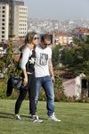 istanbul 22 mei 2013
Wesley Sneijder en zijn vrouw Yolanthe Sneijder Cabau met hun hond voor hun huis in Istanbul
Peter Smulders bv