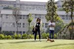 istanbul 22 mei 2013
Wesley Sneijder en zijn vrouw Yolanthe Sneijder Cabau met hun hond voor hun huis in Istanbul
Peter Smulders bv