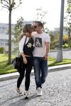 istanbul 22 mei 2013
Wesley Sneijder en zijn vrouw Yolanthe Sneijder Cabau met hun hond voor hun huis in Istanbul
Peter Smulders bv