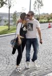 istanbul 22 mei 2013
Wesley Sneijder en zijn vrouw Yolanthe Sneijder Cabau met hun hond voor hun huis in Istanbul
Peter Smulders bv