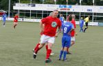 Rijssen 18 juni 2015
Voetballen tegen kanker bij vv Excelsior met diverse bn ers. Tony Wyczynski (sterretje)