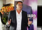 Schiphol OOst 18 juni 2015
Presentatie cast the bodyguard met in de hoofdrollen Romy Monteiro Carolina Dijkhuizen Mark v Eeuwen en Dave Mantel. Albert Verlinde is de producent namens Stage entertainment.
Ze arriveren in het nieuwe prive vliegtuig van John de Mol op schiphol OOst