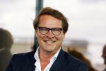 Schiphol OOst 18 juni 2015
Presentatie cast the bodyguard met in de hoofdrollen Romy Monteiro Carolina Dijkhuizen Mark v Eeuwen en Dave Mantel. Albert Verlinde is de producent namens Stage entertainment.
Ze arriveren in het nieuwe prive vliegtuig van John de Mol op schiphol OOst