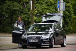 Amsterdam 13 juni 2015
Amanda Beekman haalt haar kinderen op bij ex man Martijn Krabbe.
