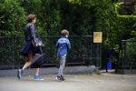 Amsterdam 13 juni 2015
Amanda Beekman haalt haar kinderen op bij ex man Martijn Krabbe.