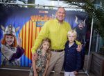 Rotterdam 9 augustus 2015
Edwin Smulders Johnny de Mol en Tomas v d Broek tijdens opnames van het rtl programma Down met Johnny. We gingen naar de premiere naar Wickie de Viking in het nieuwe Luxor. Andre Kuipers met zoon en dochter
