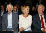 Amsterdam 19 juni 2015
Joop v d Ende geeft persconferentie dat hij 60% van Stage entertainment heeft verkocht aan CVC Capital. Jannine v d Ende is natuurlijk aanwezig. Simone Kleinsma Guus Verstraete Andre v Duin en Martin en Martine Bijl en Berend Boudewijn zijn er ook