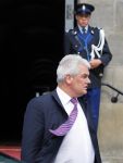 Amsterdam 2 juli 2015  
Prinses Baetrix vertrekt in haar verlengde Volvo bij het paleis. beveiliging