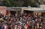 ibiza 2 augustus 2015
Noortje Herlaar met (een) vriend op het meest romantische strandje van ibiza , Beniras. Op Beniras wordt altijd muziek gemaakt tijdens de zonsondergang.