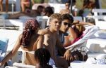 ibiza 28 juli 2015
Estelle Cruijff Joelle Gullit Lilly Becker met zoon Amadues Becker en een zoon uit een eerder huwelijk van Boris op het strand van Talamanca.