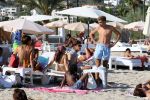 ibiza 28 juli 2015
Estelle Cruijff Joelle Gullit Lilly Becker met zoon Amadues Becker en een zoon uit een eerder huwelijk van Boris op het strand van Talamanca.