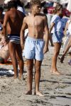 ibiza 28 juli 2015
Estelle Cruijff Joelle Gullit Lilly Becker met zoon Amadues Becker en een zoon uit een eerder huwelijk van Boris op het strand van Talamanca.